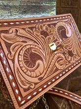 Load image into Gallery viewer, Top Hand Horseshoe Tan Large