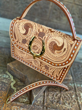 Load image into Gallery viewer, Top Hand Horseshoe Tan Large